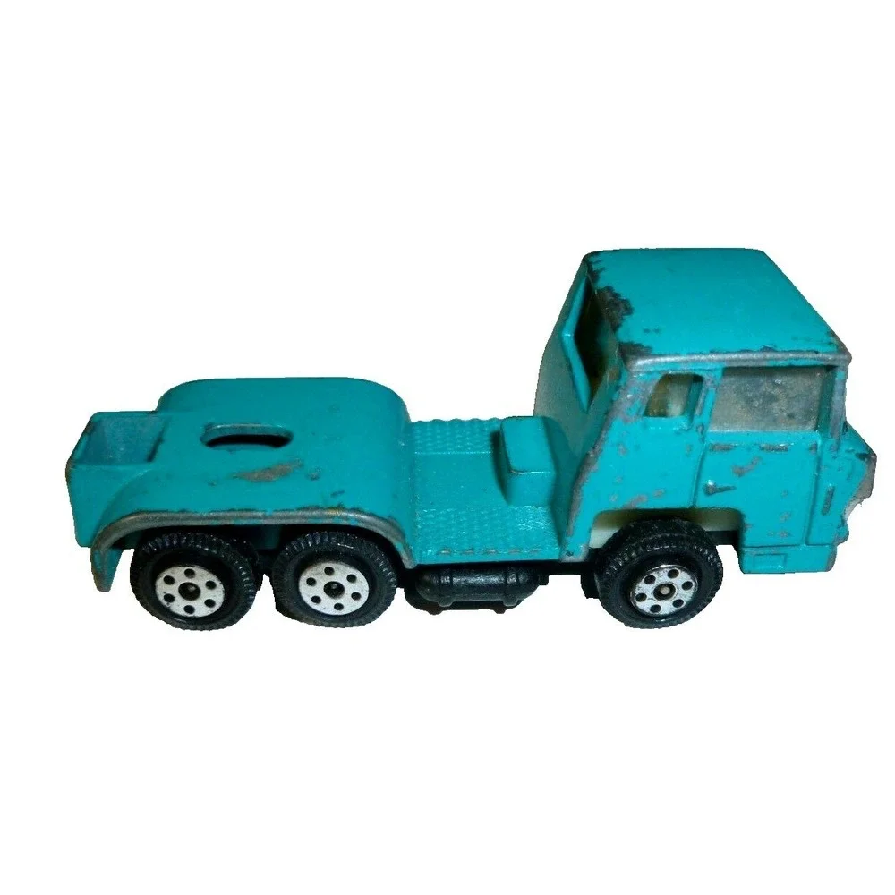 Vintage Yatming Teal Diecast Semi Truck Tractor Cab Made in Hong Kong 1/64 Scale